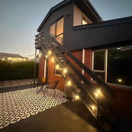 Beckenham Studio On Tree Lined Street Christchurch Exterior foto